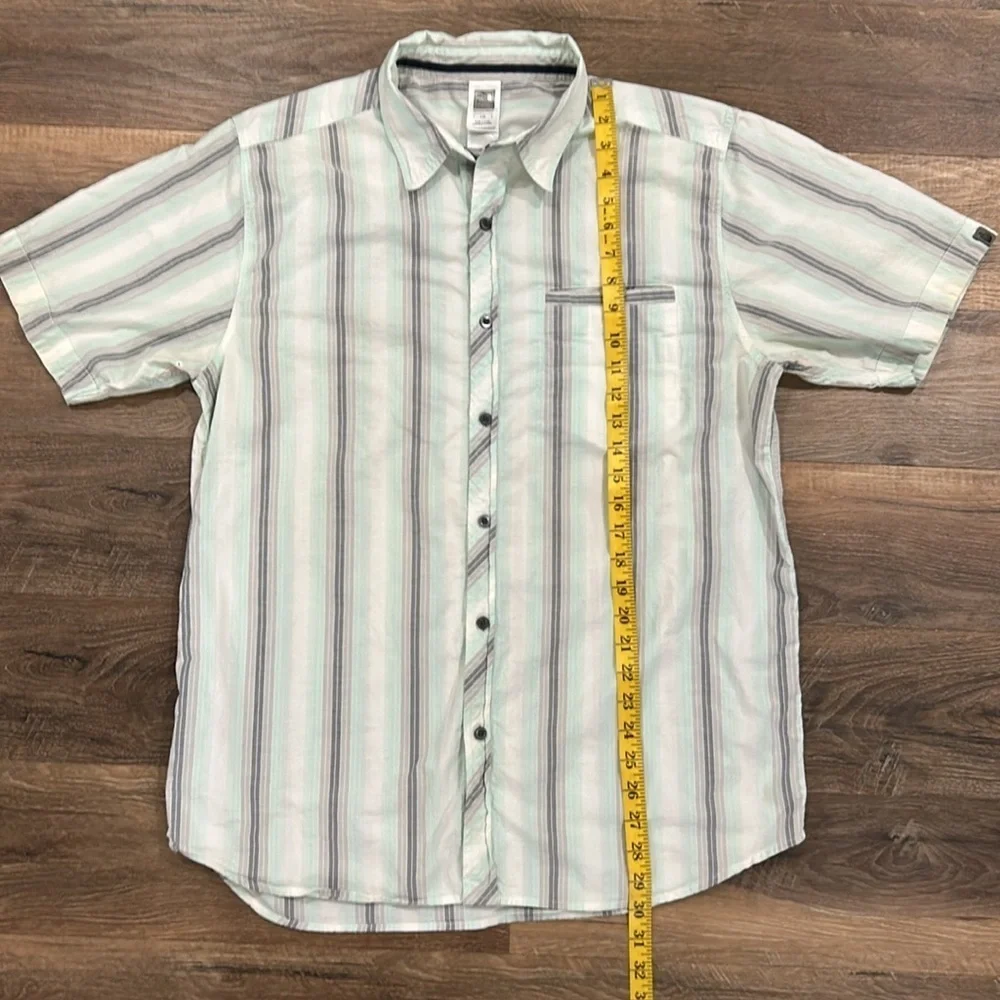 The North Face Mens Short Sleeve Button Up Shirt Striped green/gray w/pocket
